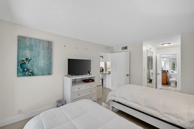 3909 N Ocean Boulevard, Unit 314, Fort Lauderdale, FL 33308 Photo