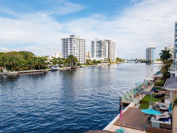 615 Bayshore Dr, Unit 301, Fort Lauderdale, FL 33304