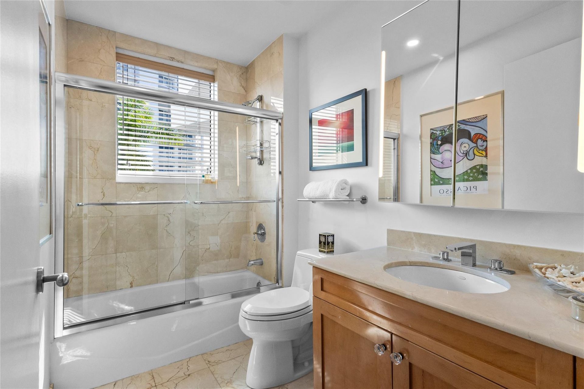 615 Bayshore Drive, Unit 301, Fort Lauderdale, FL 33304 Photo