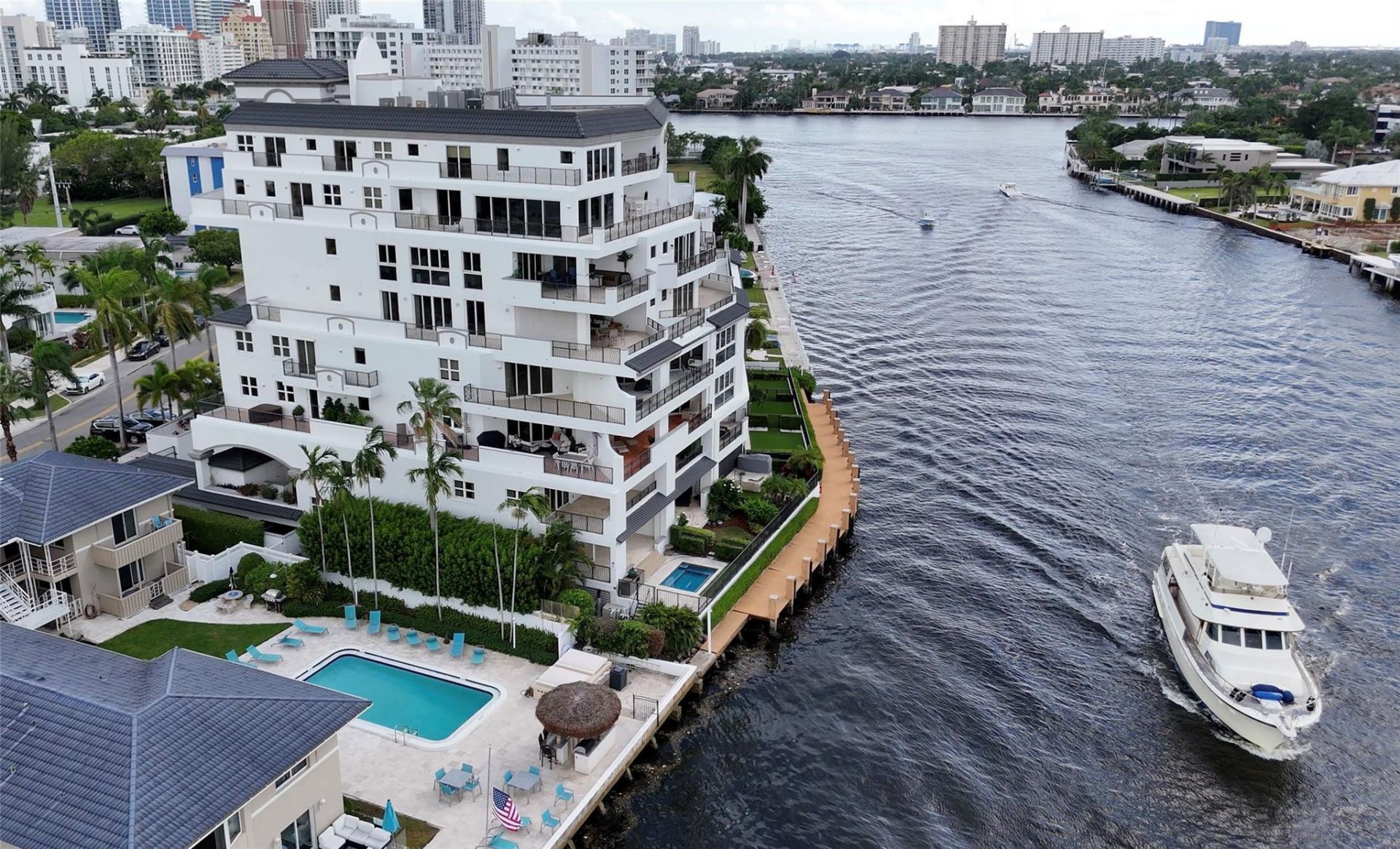 615 Bayshore Drive, Unit 301, Fort Lauderdale, FL 33304 Photo