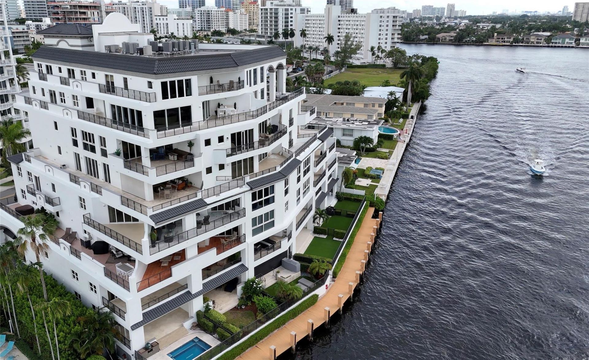 615 Bayshore Drive, Unit 301, Fort Lauderdale, FL 33304 Photo