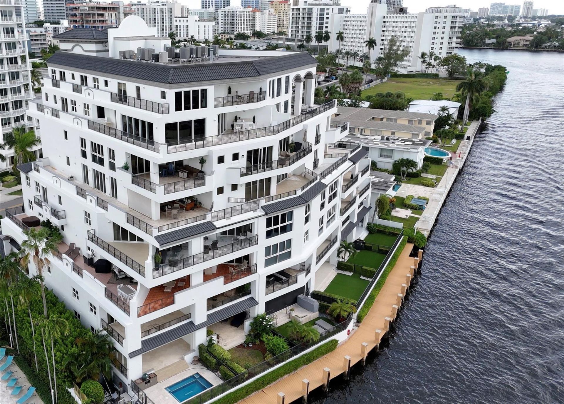615 Bayshore Drive, Unit 301, Fort Lauderdale, FL 33304 Photo