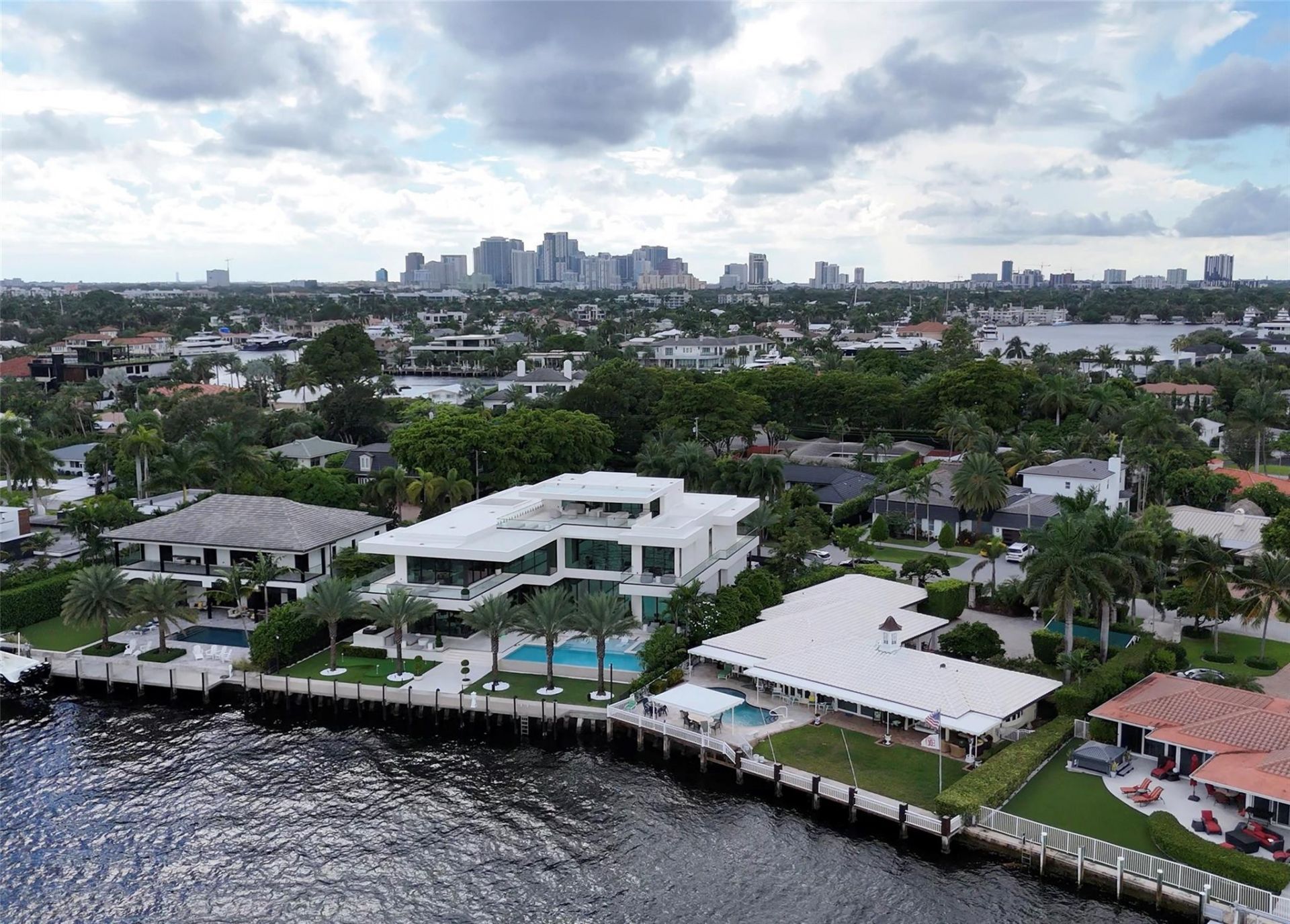 615 Bayshore Drive, Unit 301, Fort Lauderdale, FL 33304 Photo