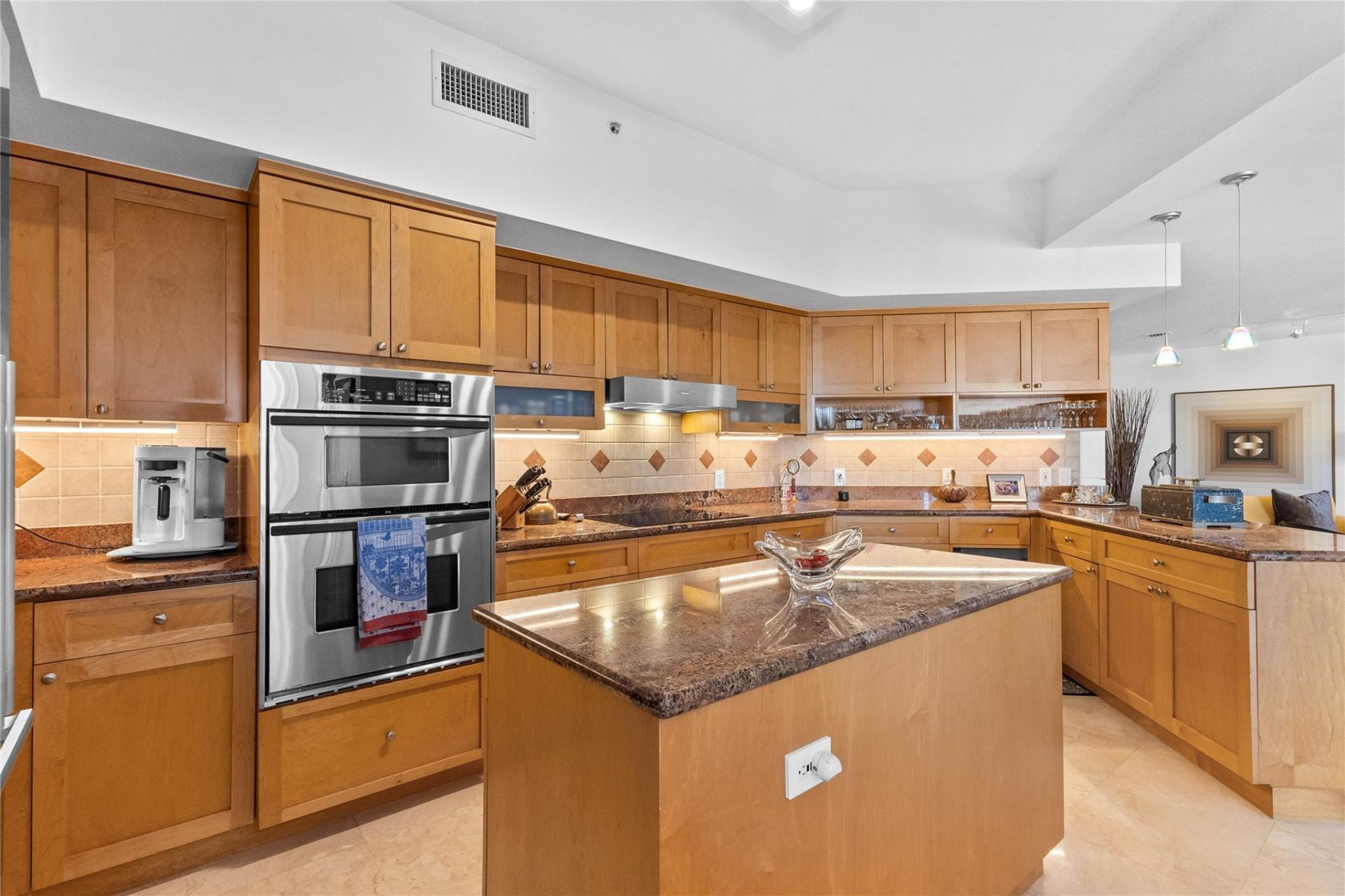 615 Bayshore Drive, Unit 301, Fort Lauderdale, FL 33304 Photo