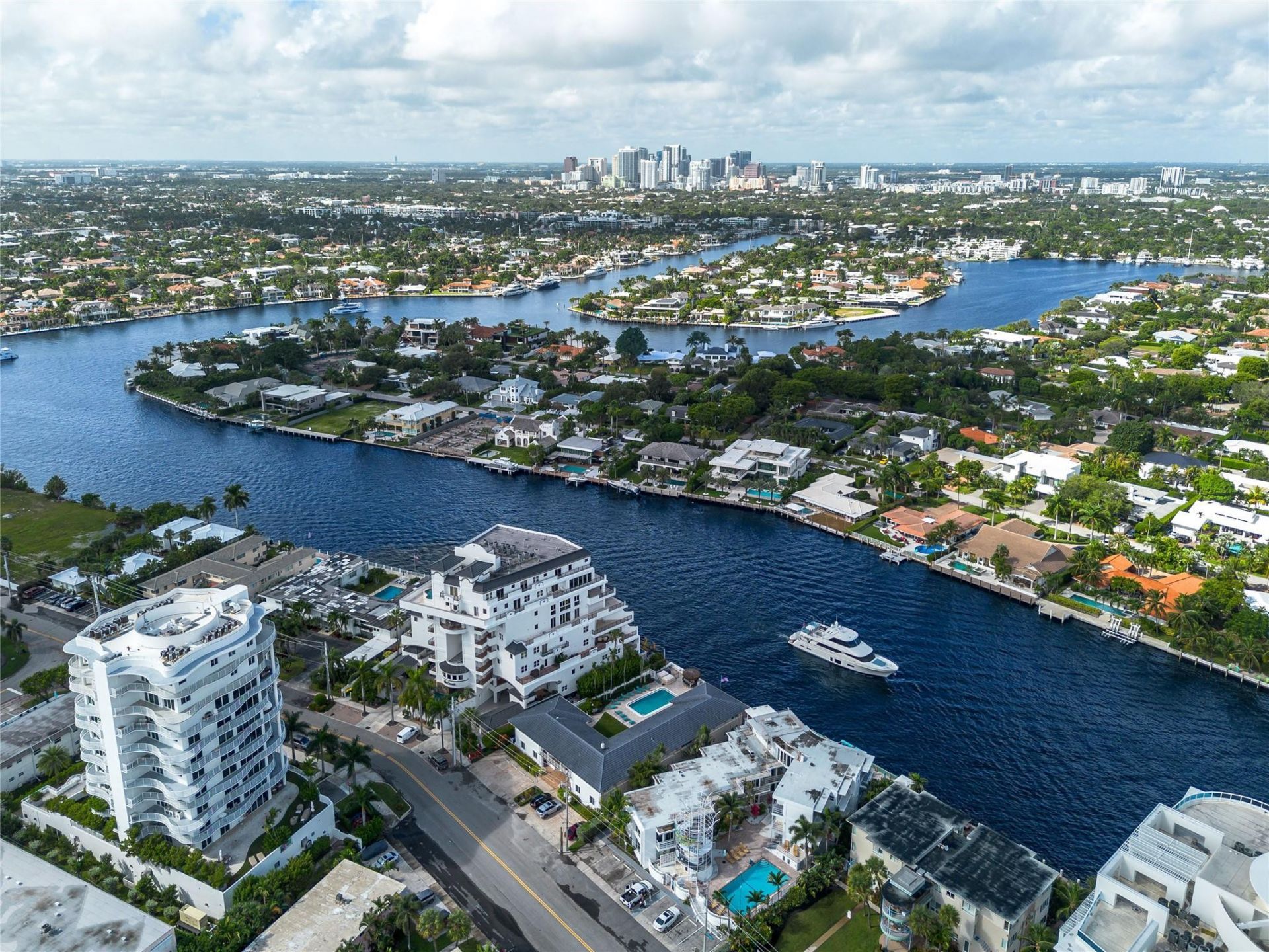 615 Bayshore Drive, Unit 301, Fort Lauderdale, FL 33304 Photo
