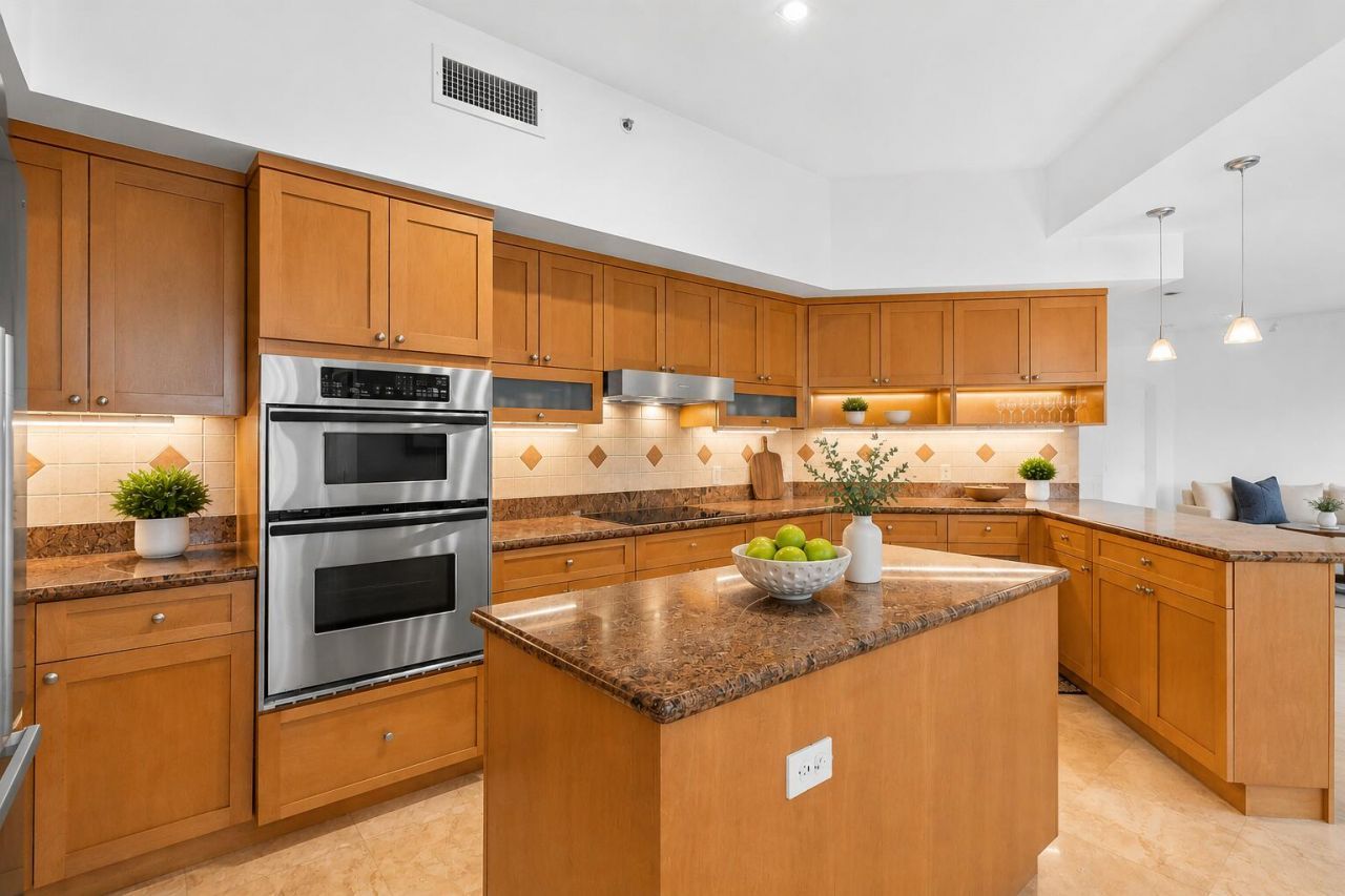 615 Bayshore Drive, Unit 301, Fort Lauderdale, FL 33304 Photo