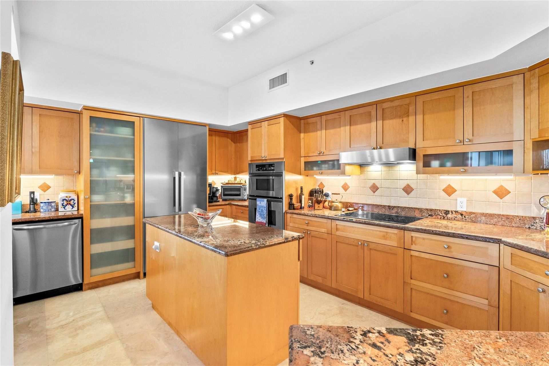 615 Bayshore Drive, Unit 301, Fort Lauderdale, FL 33304 Photo