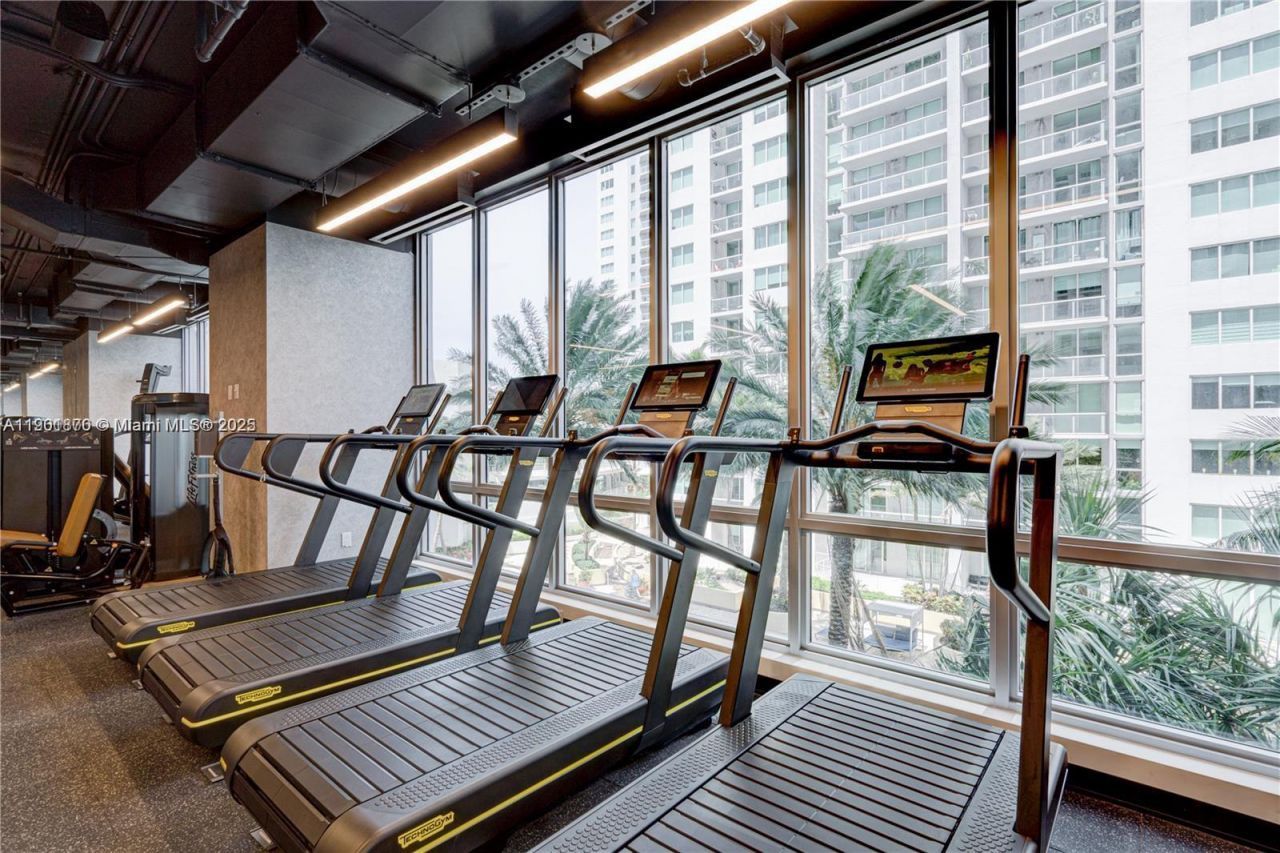 227 NE 2nd St, Unit 1606, Miami, FL 33132 Photo