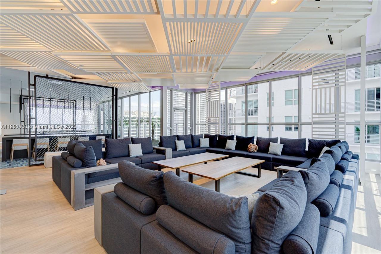 227 NE 2nd St, Unit 1606, Miami, FL 33132 Photo