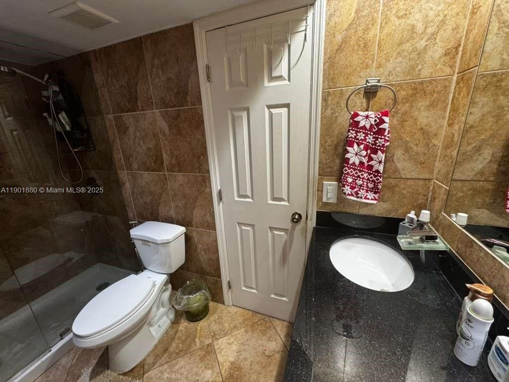 19416 NE 26th Ave, Unit 111B, Miami, FL 33180 Photo