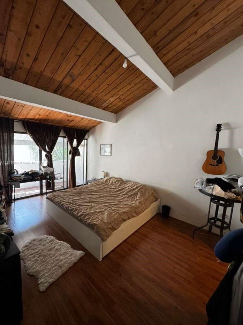 19416 NE 26th Ave, Unit 111B, Miami, FL 33180 Photo