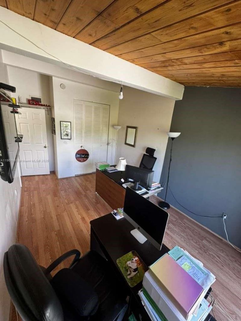 19416 NE 26th Ave, Unit 111B, Miami, FL 33180 Photo