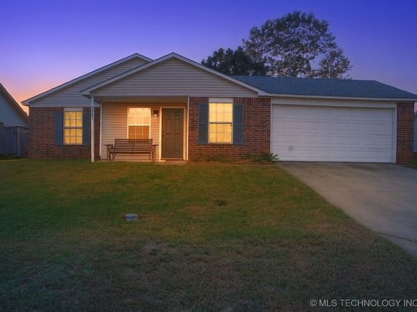 1907 N Chambers Avenue, Claremore, OK 74017