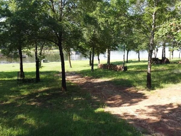 24 Sycamore Street, Yantis, TX 75497