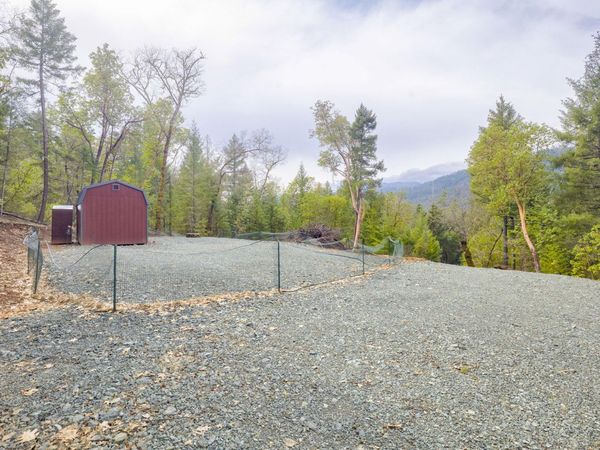 925 Ferry Road, Grants Pass, OR 97526