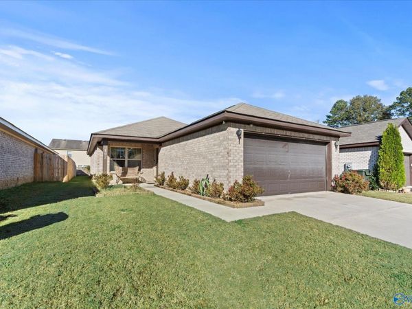 102 Winstead Circle, Owens Cross Roads, AL 35763