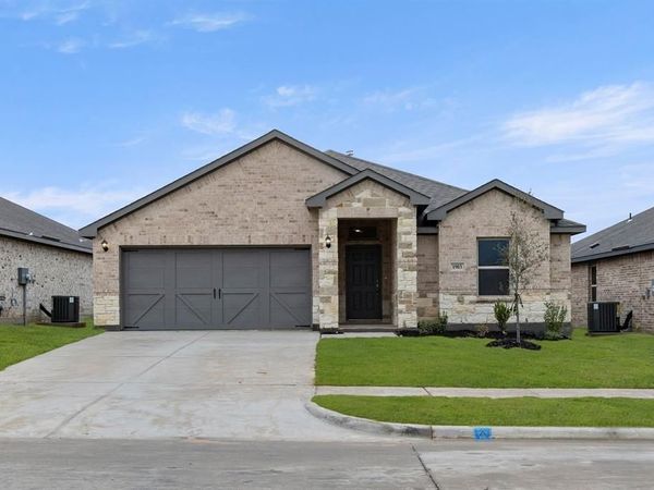 1903 Seminole Drive, Cleburne, TX 76033