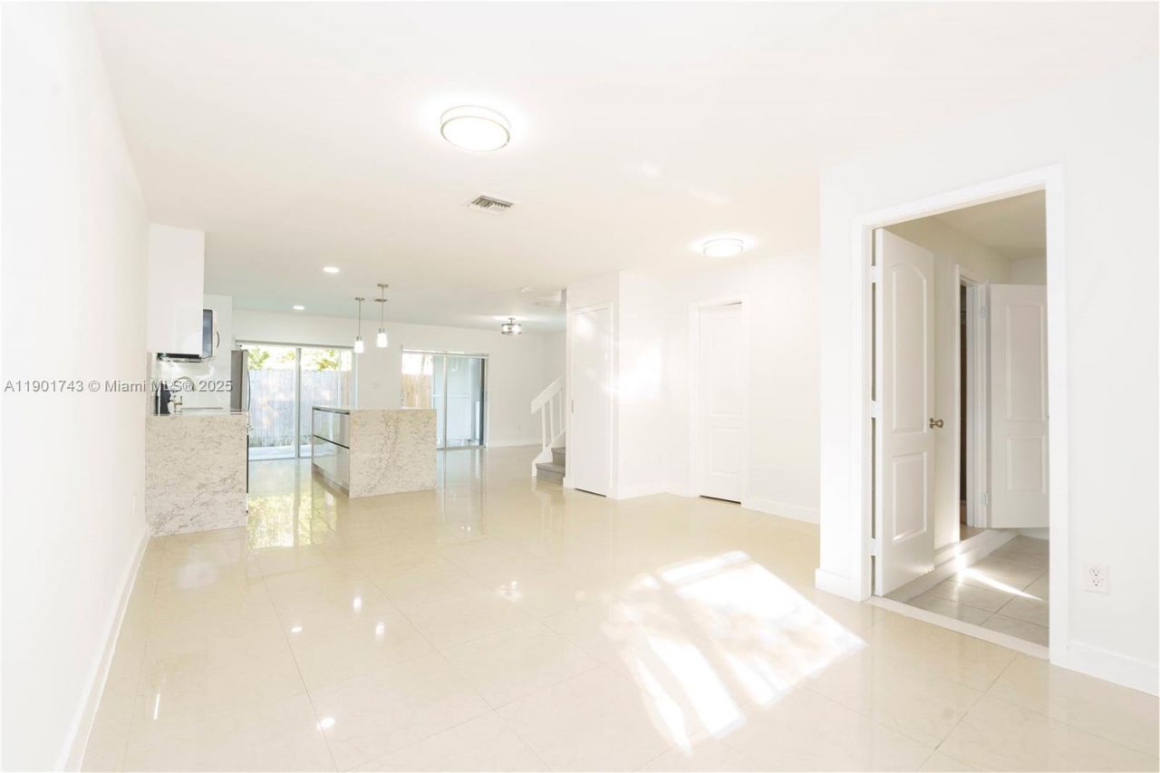 6080 W 26th Ct, Unit 101-9, Hialeah, FL 33016 Photo