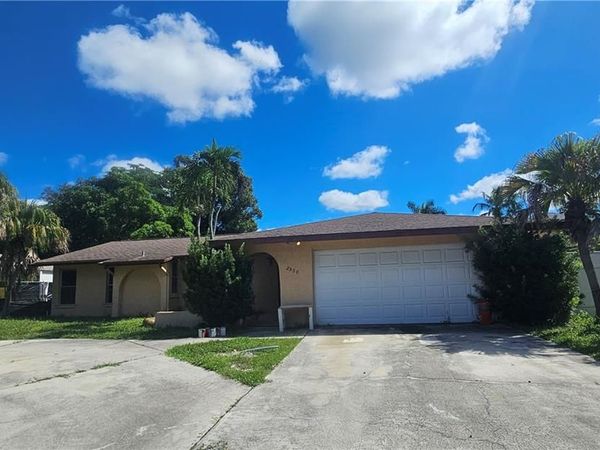 2550 10th ST N, NAPLES, FL 34103