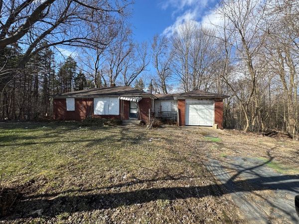 1689 60th Street SE, Kentwood, MI 49508