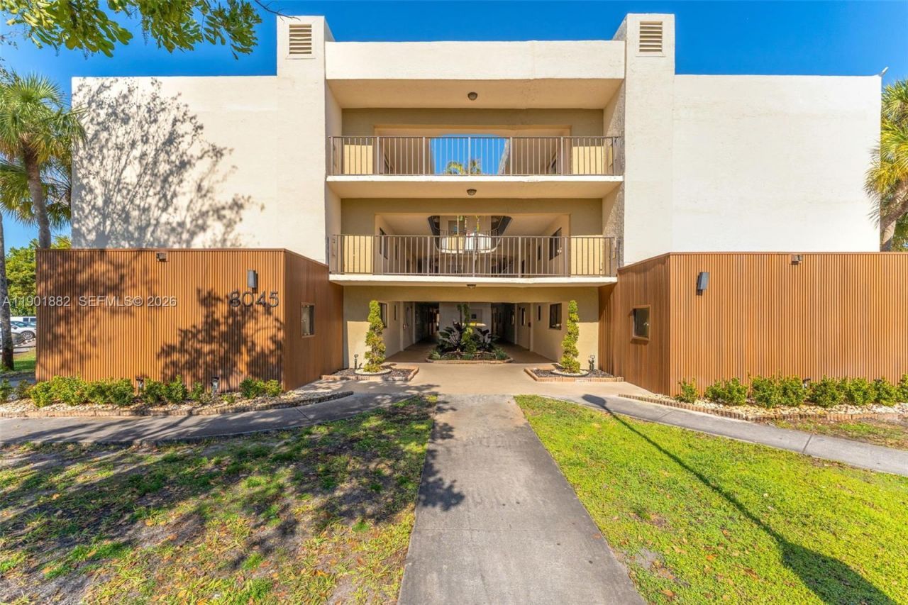 8045 SW 107th Ave, Unit 303, Miami, FL 33173 Photo