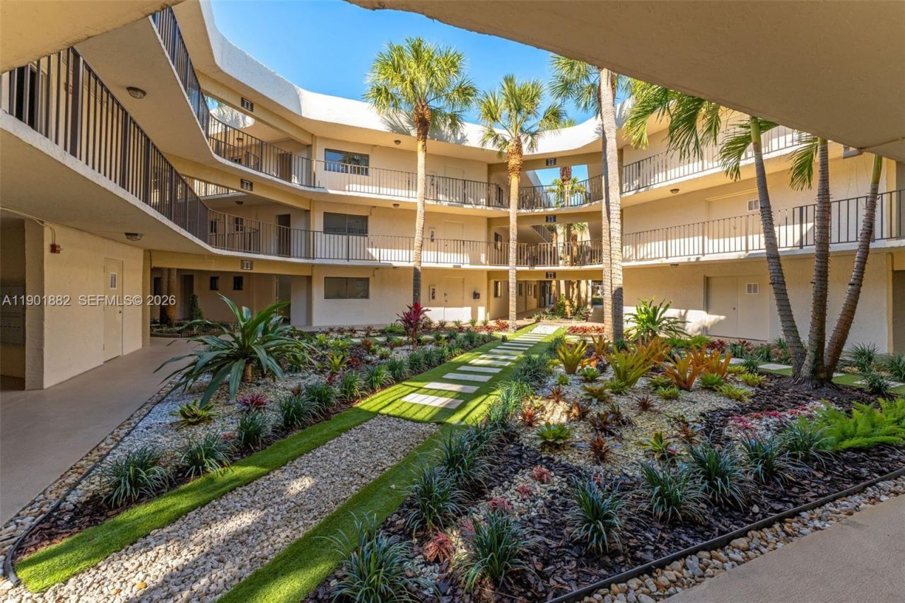 8045 SW 107th Ave, Unit 303, Miami, FL 33173 Photo