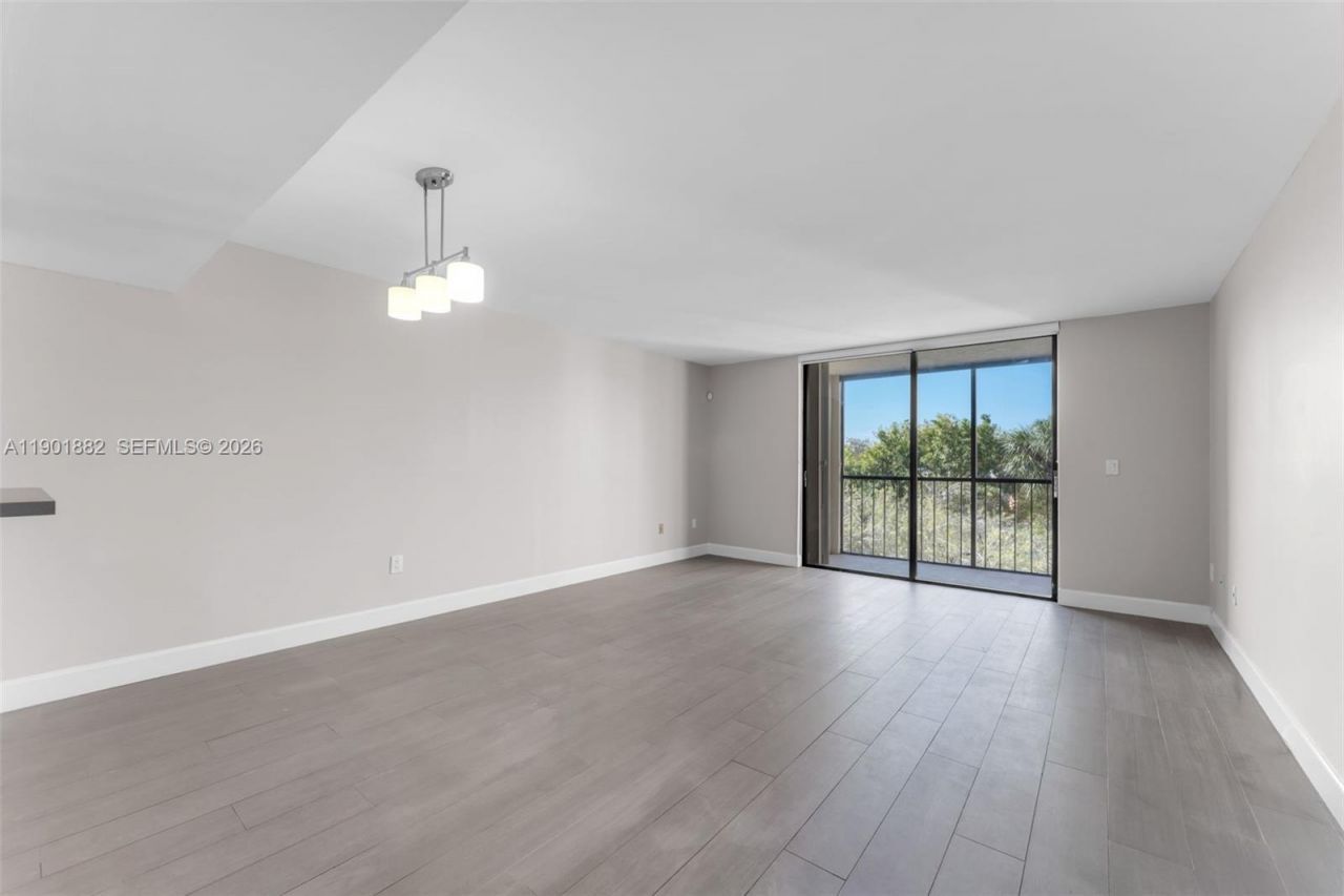 8045 SW 107th Ave, Unit 303, Miami, FL 33173 Photo