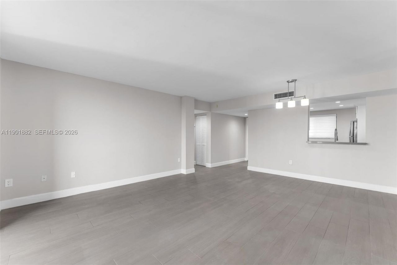 8045 SW 107th Ave, Unit 303, Miami, FL 33173 Photo