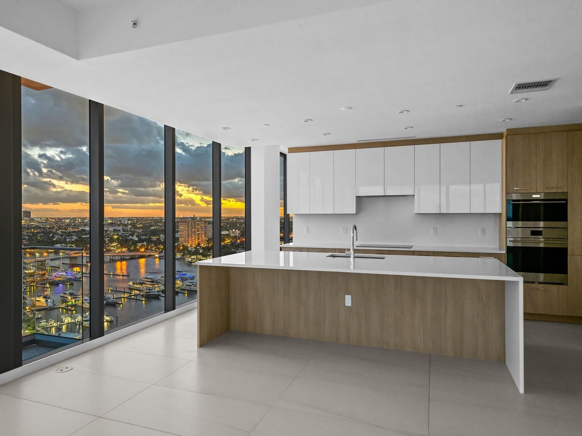 153 N Seabreeze Boulevard, Unit 1902-S, Fort Lauderdale, FL 33304 Photo