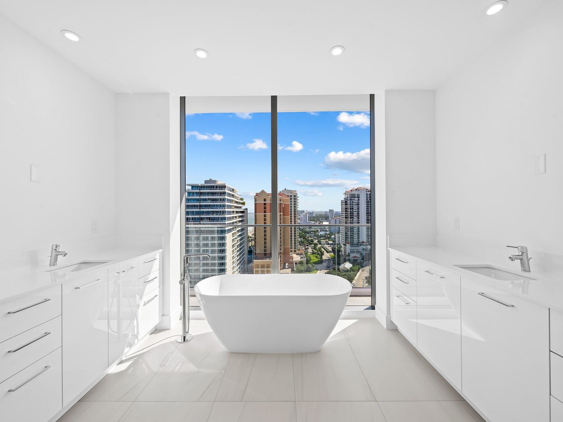 153 N Seabreeze Boulevard, Unit 1902-S, Fort Lauderdale, FL 33304 Photo