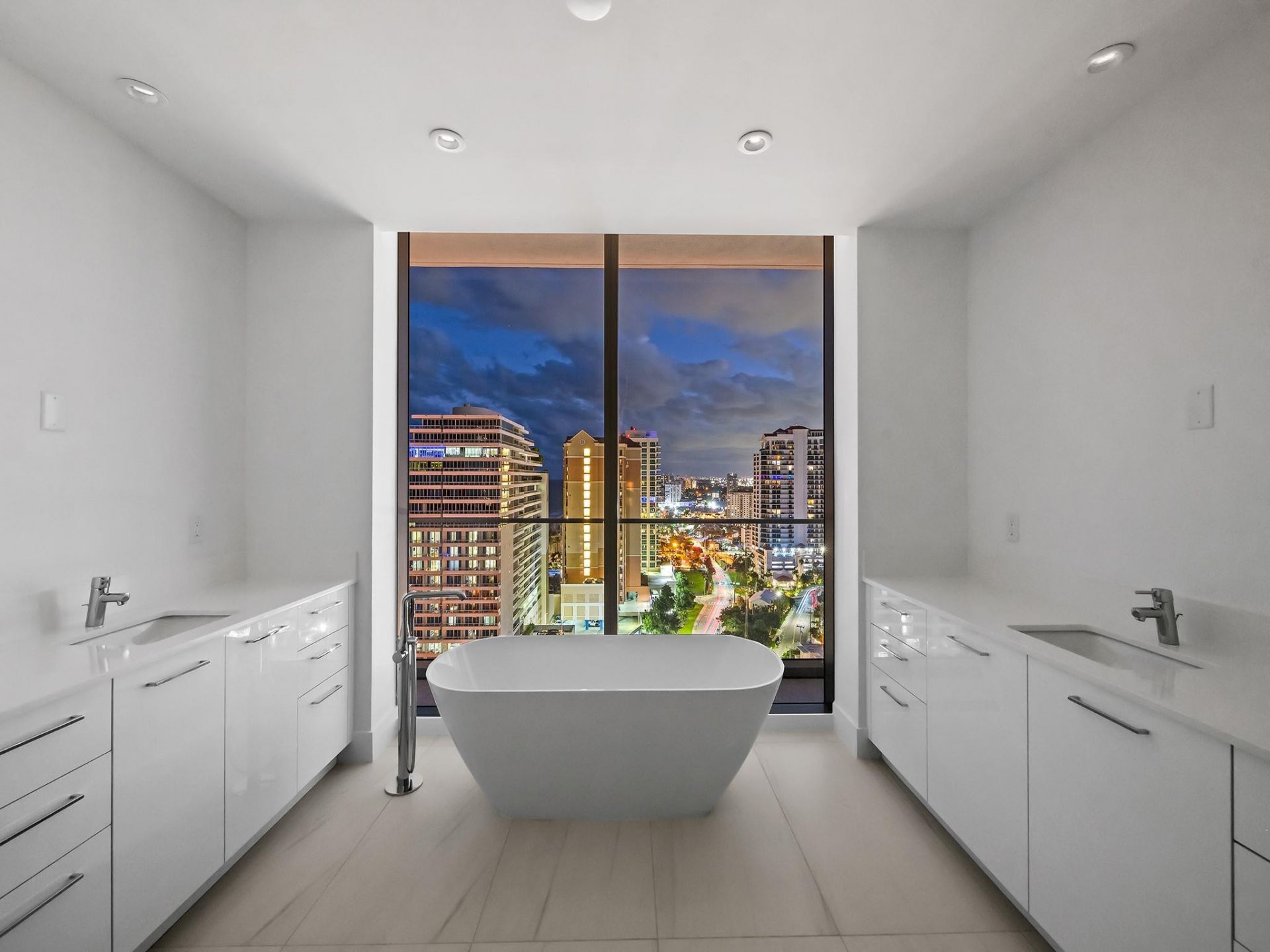 153 N Seabreeze Boulevard, Unit 1902-S, Fort Lauderdale, FL 33304 Photo