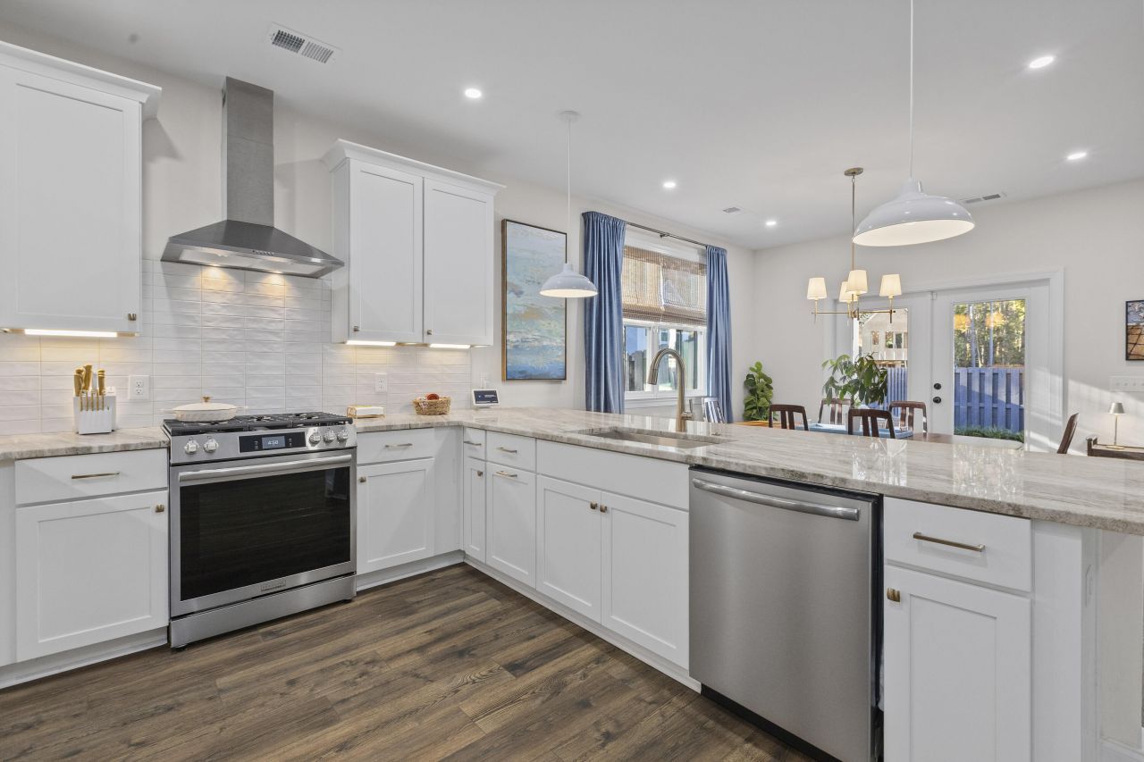 100 Risewell Court Photo 9