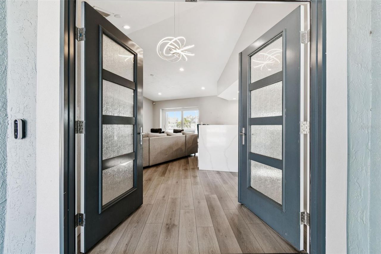 320 Belle Isle Avenue, Belleair Beach, FL 33786 Photo