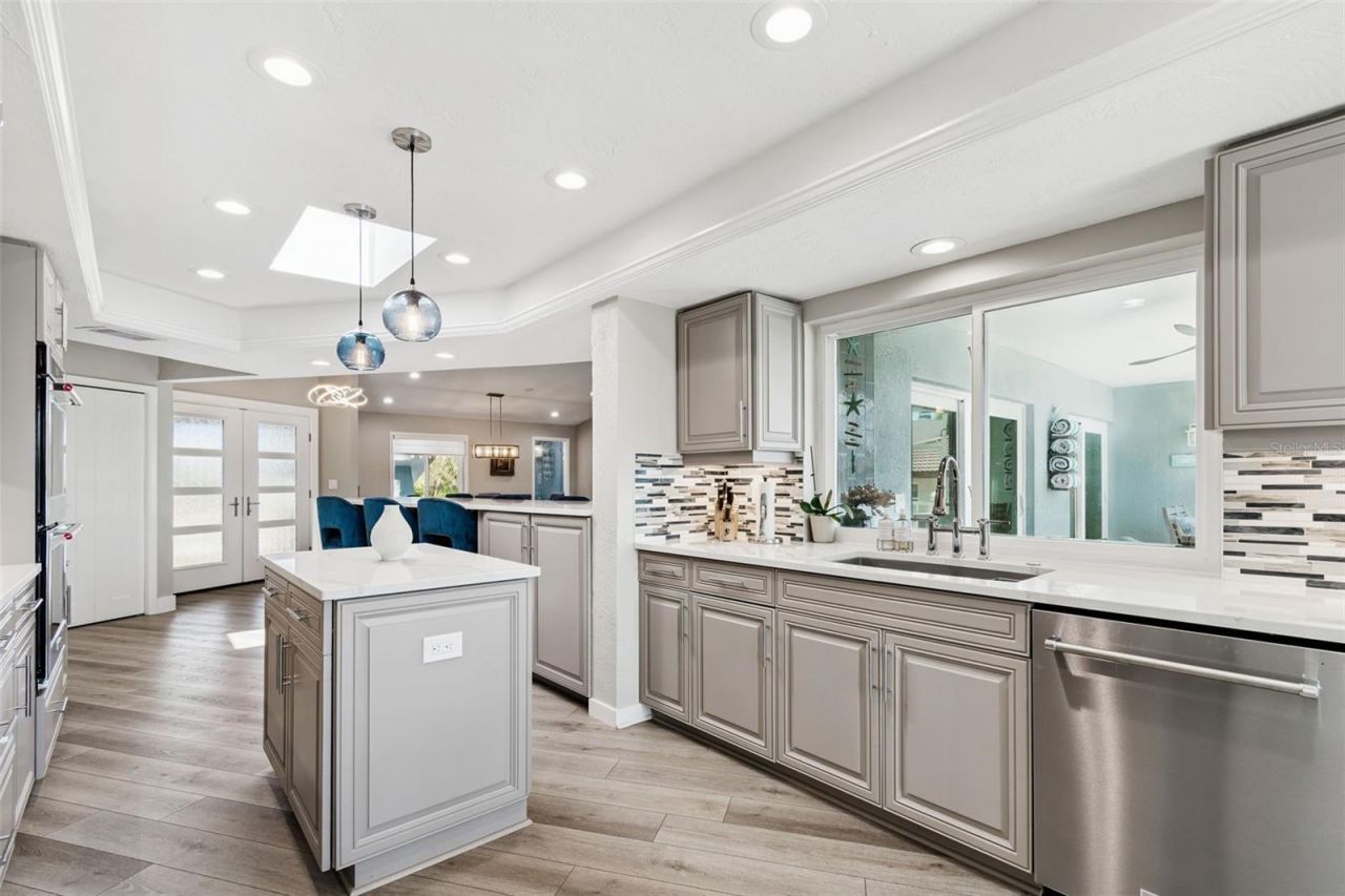 320 Belle Isle Avenue, Belleair Beach, FL 33786 Photo