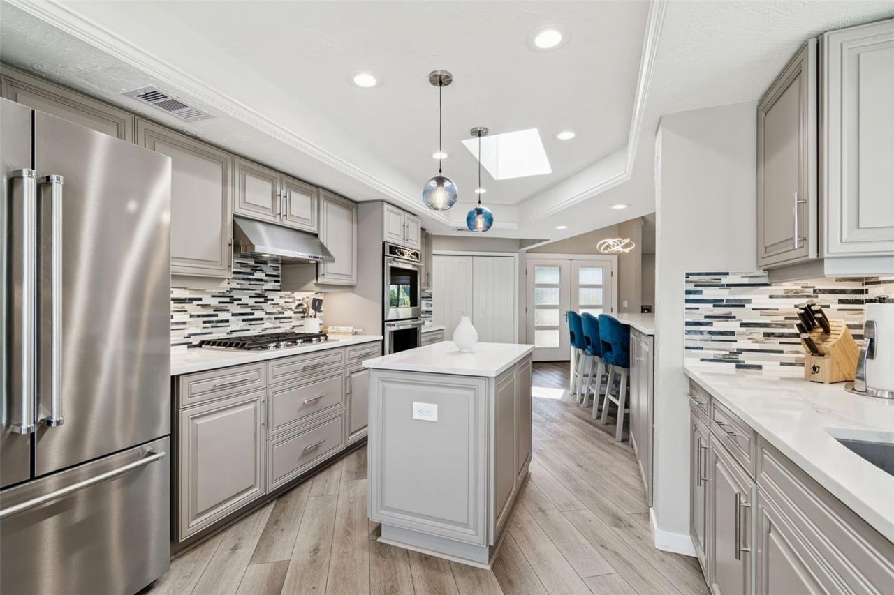 320 Belle Isle Avenue, Belleair Beach, FL 33786 Photo