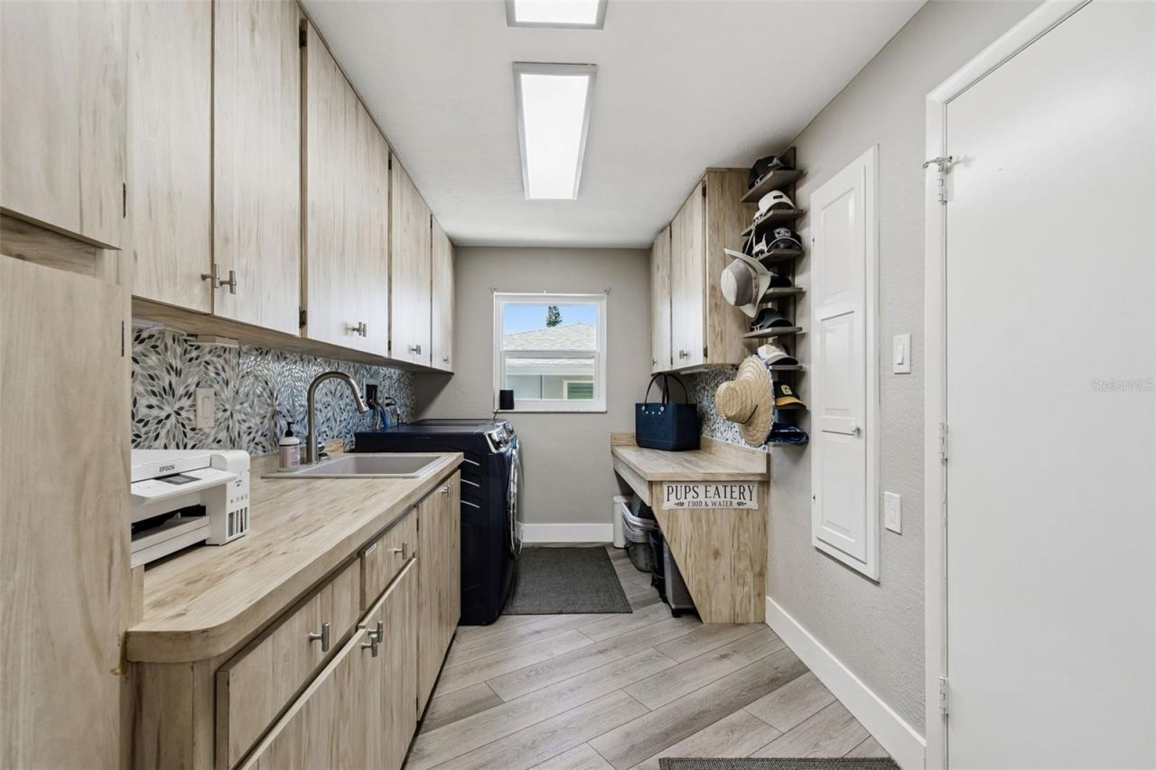 320 Belle Isle Avenue, Belleair Beach, FL 33786 Photo