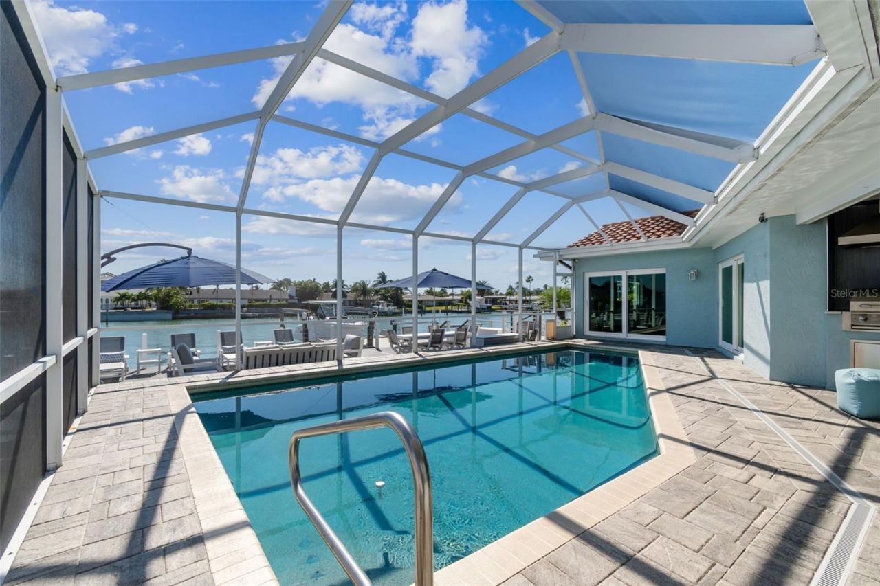 320 Belle Isle Avenue, Belleair Beach, FL 33786 Photo