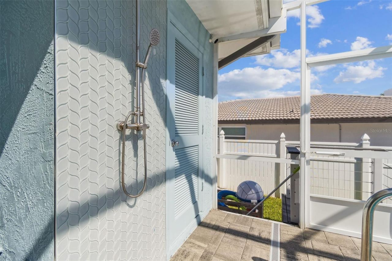 320 Belle Isle Avenue, Belleair Beach, FL 33786 Photo