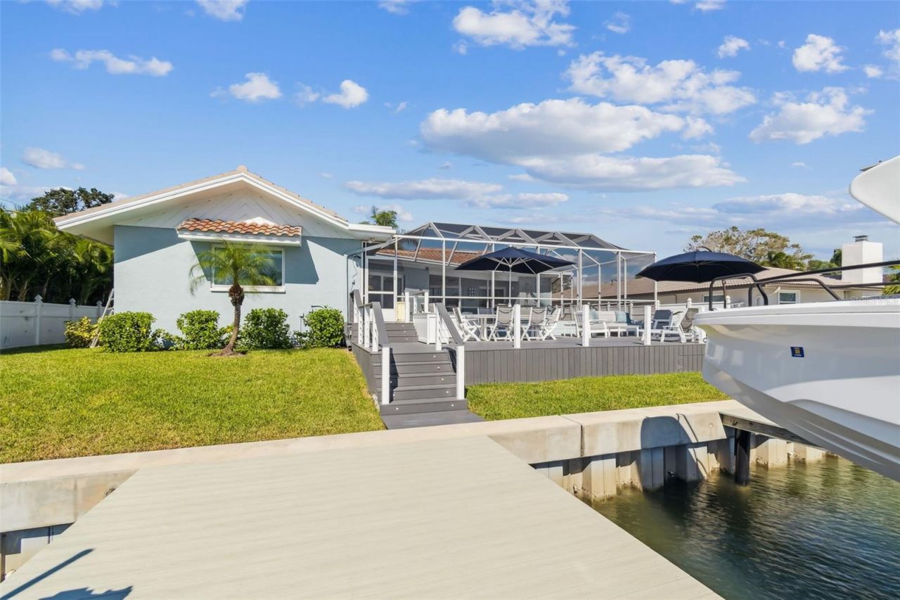 320 Belle Isle Avenue, Belleair Beach, FL 33786 Photo