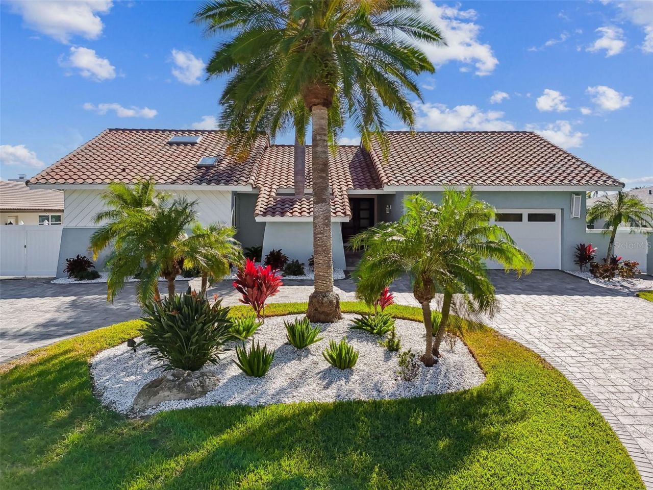 320 Belle Isle Avenue, Belleair Beach, FL 33786 Photo