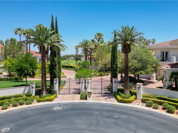 66 Innisbrook Avenue, Las Vegas, NV 89113