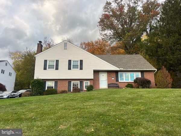 617 MEADOWLARK ROAD, AUDUBON, PA 19403