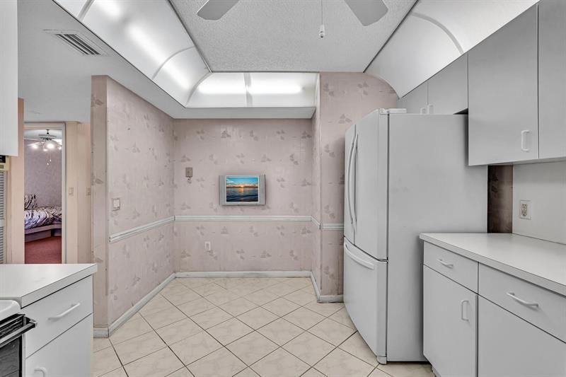 7377 Granville Drive, Unit 311, Fort Lauderdale, FL 33321 Photo