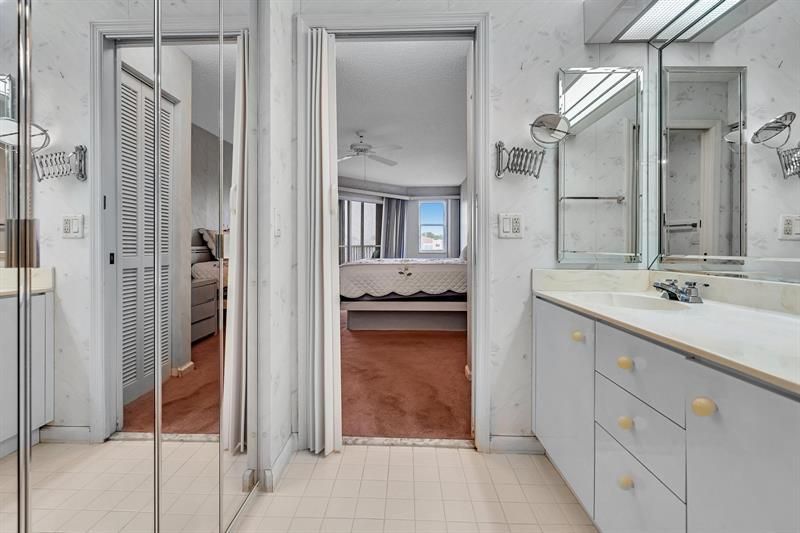 7377 Granville Drive, Unit 311, Fort Lauderdale, FL 33321 Photo