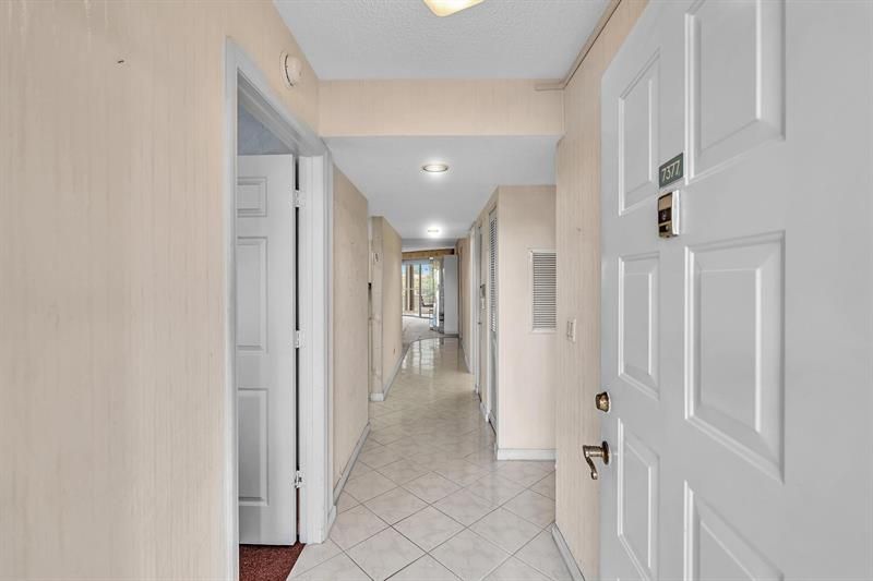 7377 Granville Drive, Unit 311, Fort Lauderdale, FL 33321 Photo