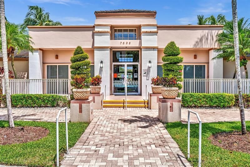 7377 Granville Drive, Unit 311, Fort Lauderdale, FL 33321 Photo