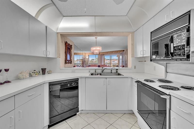 7377 Granville Drive, Unit 311, Fort Lauderdale, FL 33321 Photo