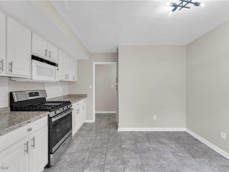 5807 Kimberly Drive, Bedford Heights, OH 44146 Photo 10