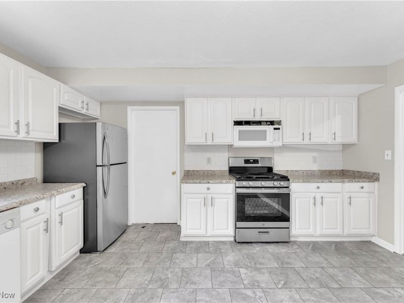 5807 Kimberly Drive, Bedford Heights, OH 44146 Photo 8