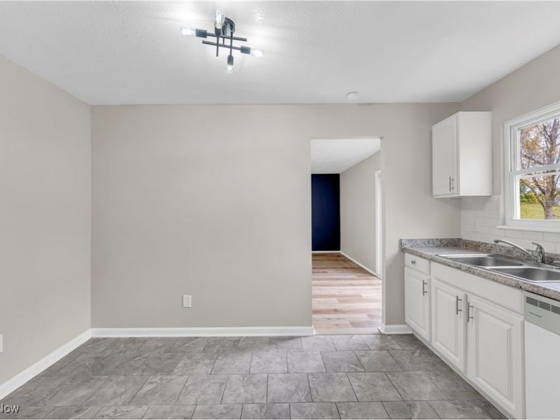 5807 Kimberly Drive, Bedford Heights, OH 44146 Photo 9